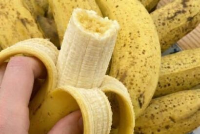 Thumbnail for 10 Benefits of Eating a Banana Every Day